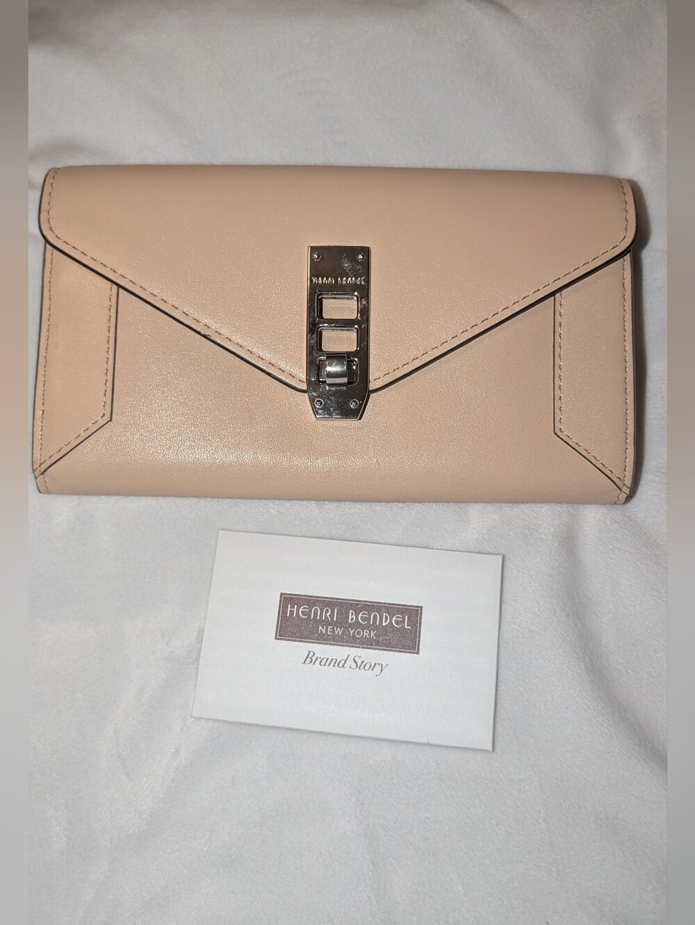 Henri Bendel Envelope Style Wallet Beige Silver Hardware VGC
